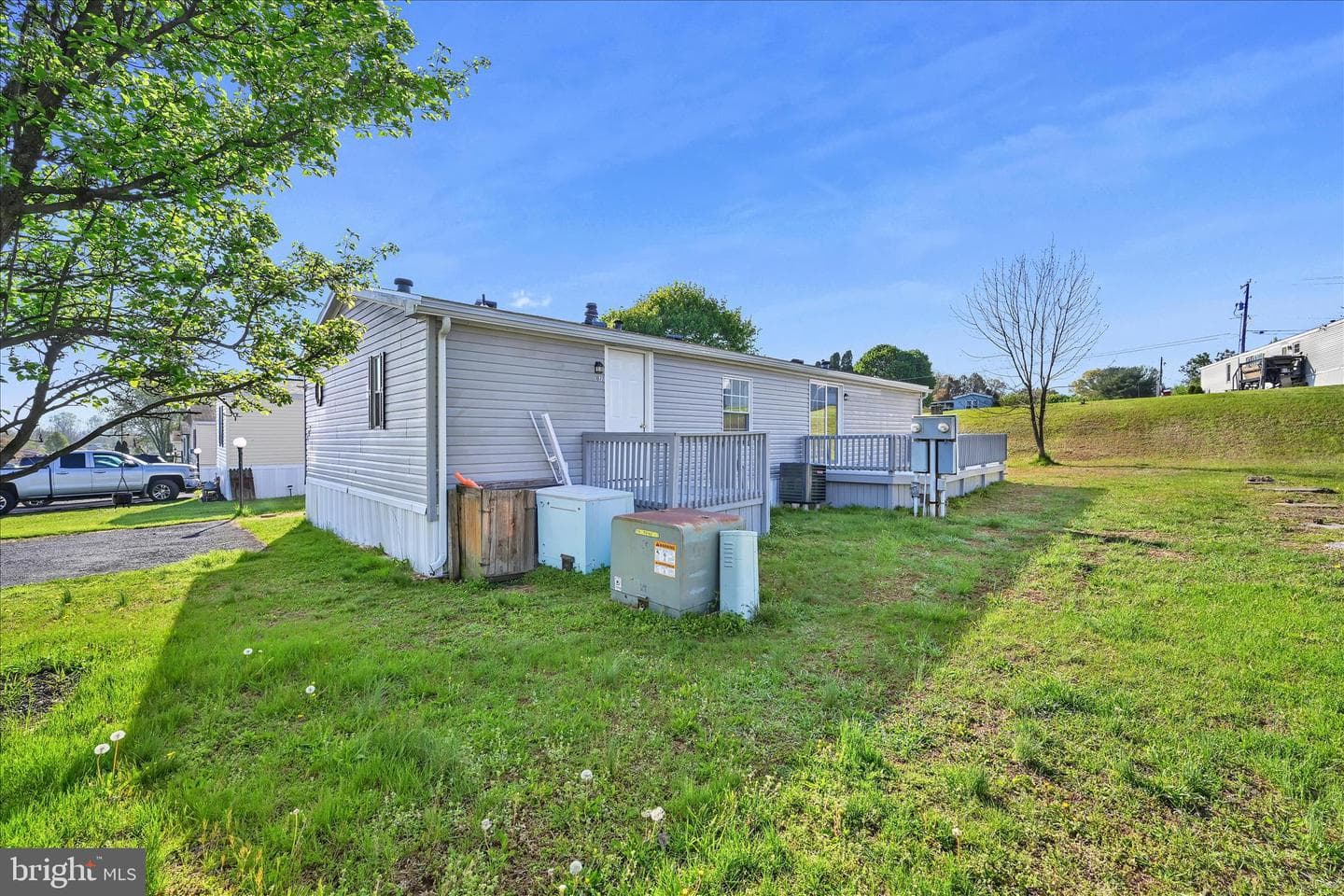 107 White Pine Avenue photo 27