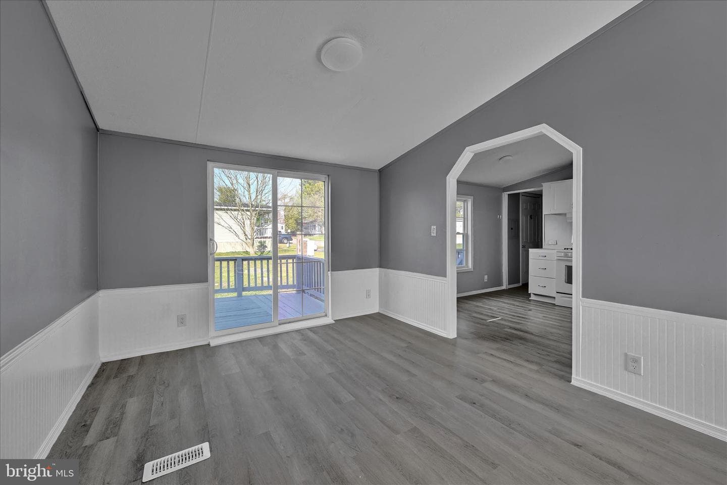 107 White Pine Avenue photo 9