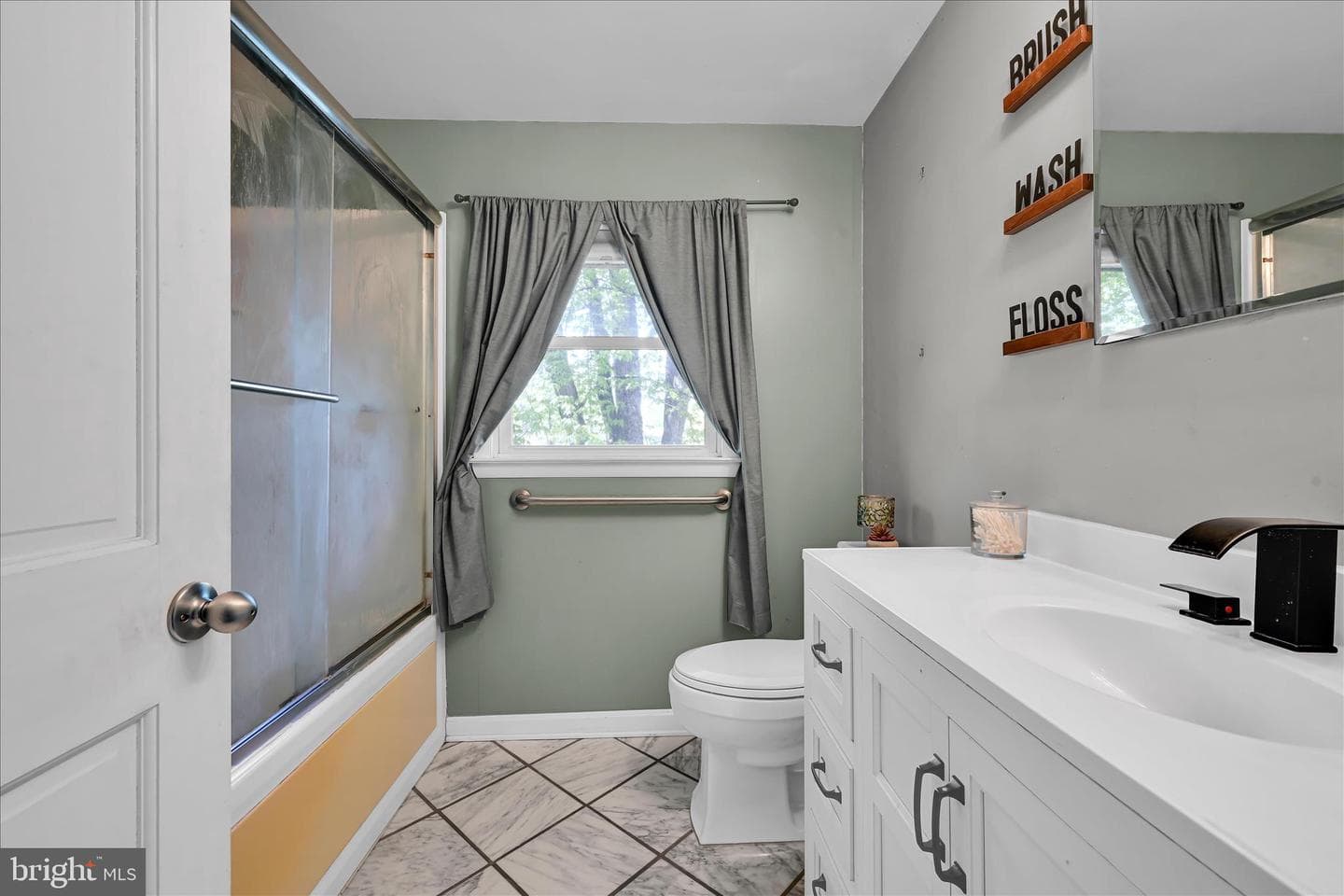 108 S Wayne Street photo 22