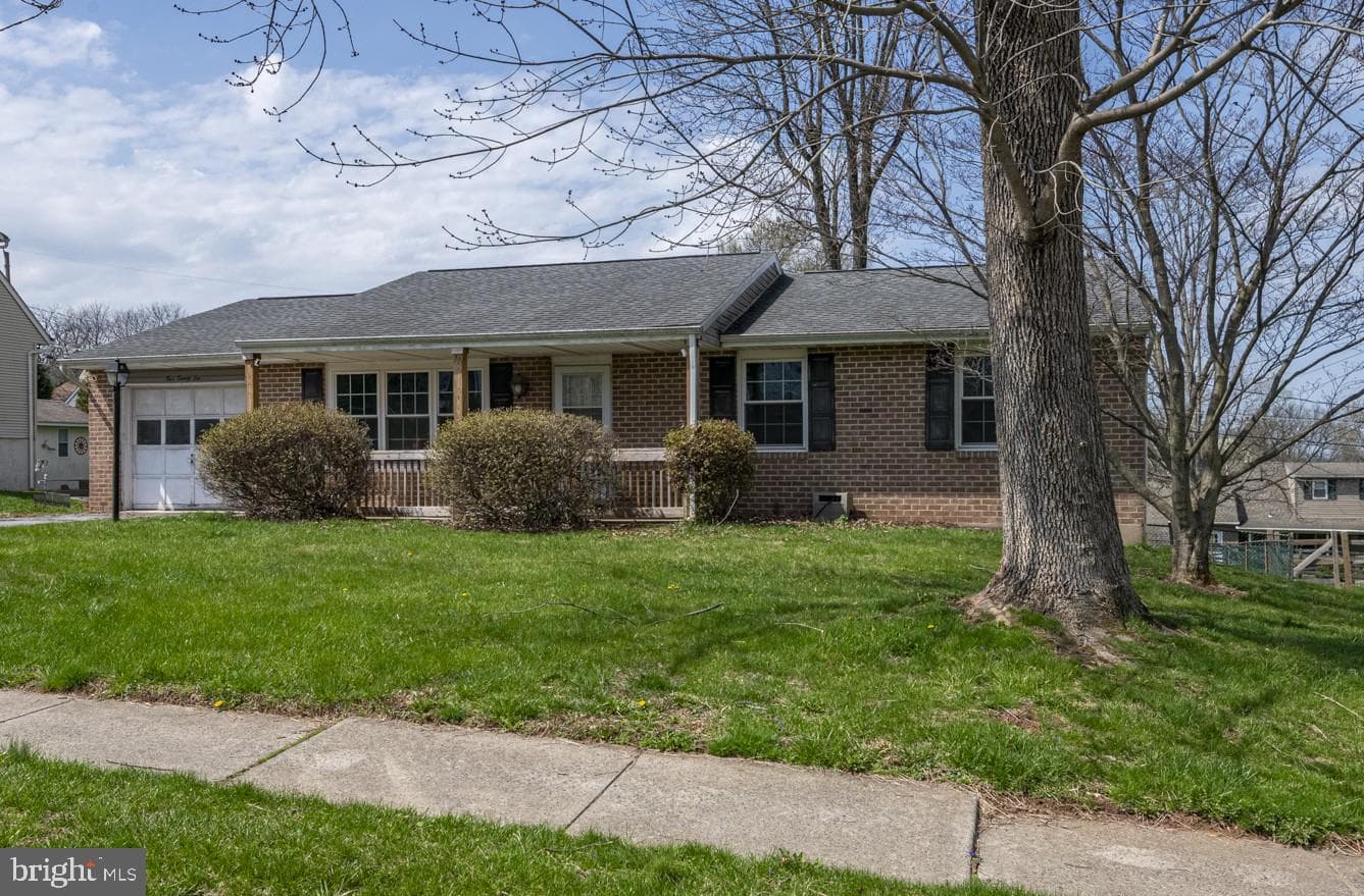 526 Silver Brook Drive photo 2