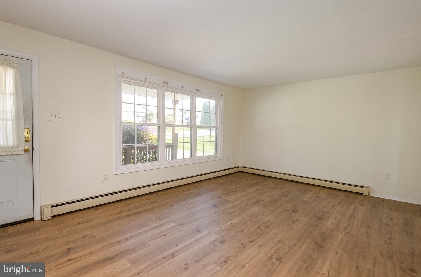 526 Silver Brook Drive photo 4