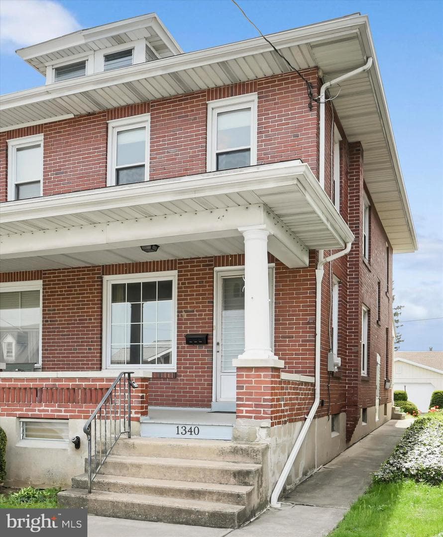 1340 Fern Avenue photo 3