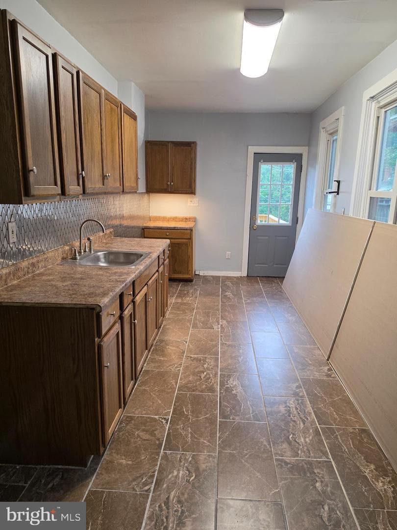 1633 Cotton Street photo 3