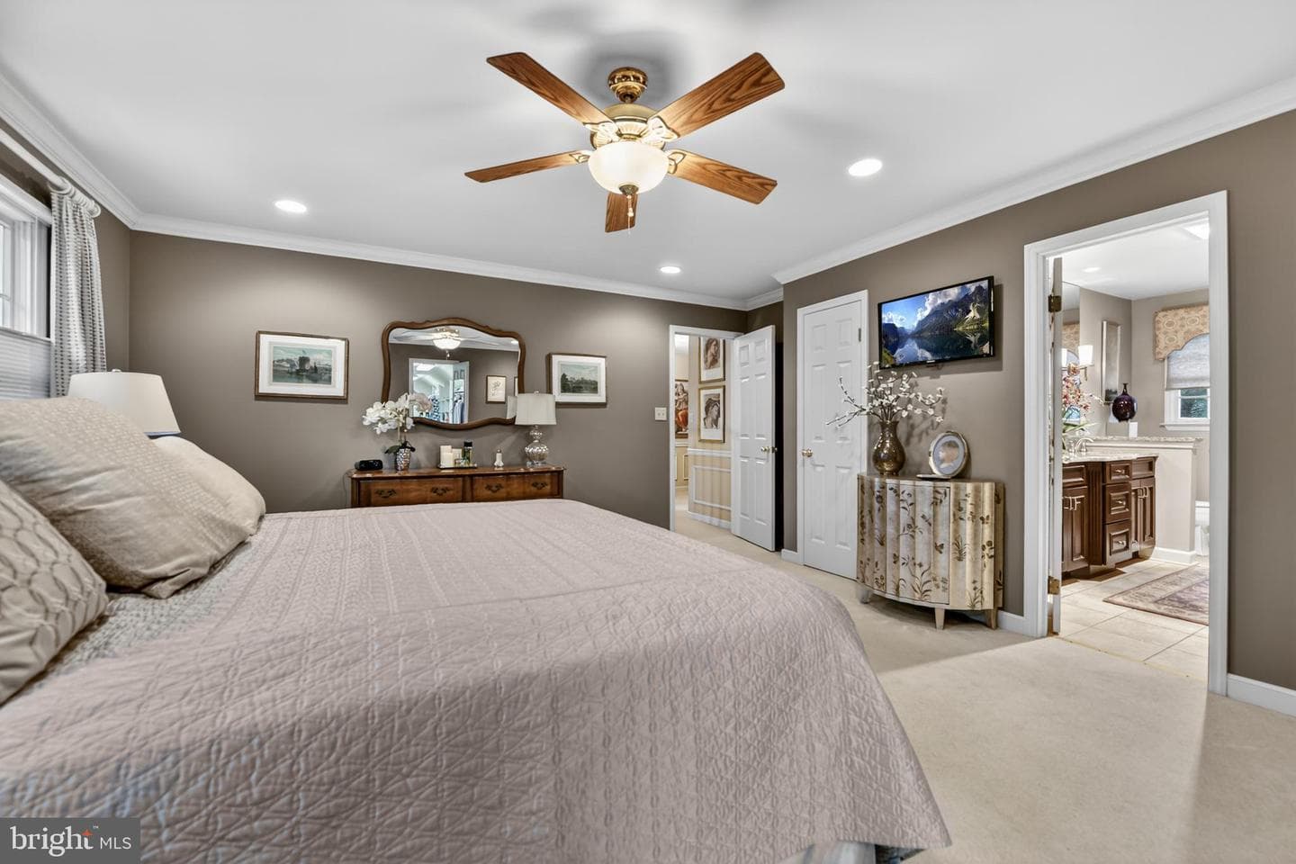100 Deborah Drive photo 22