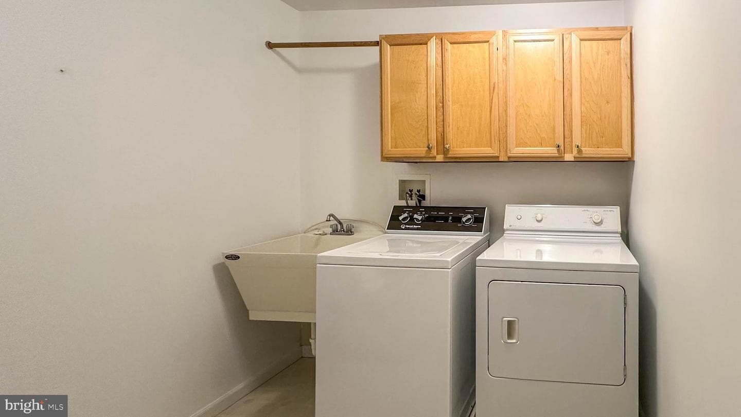 458 Appian Way photo 32