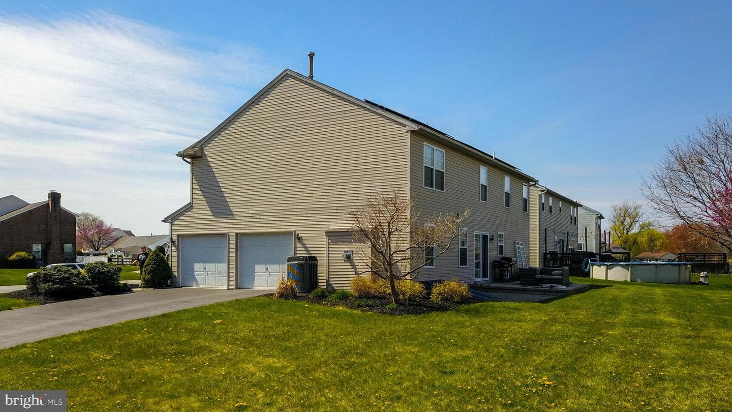 458 Appian Way photo 45