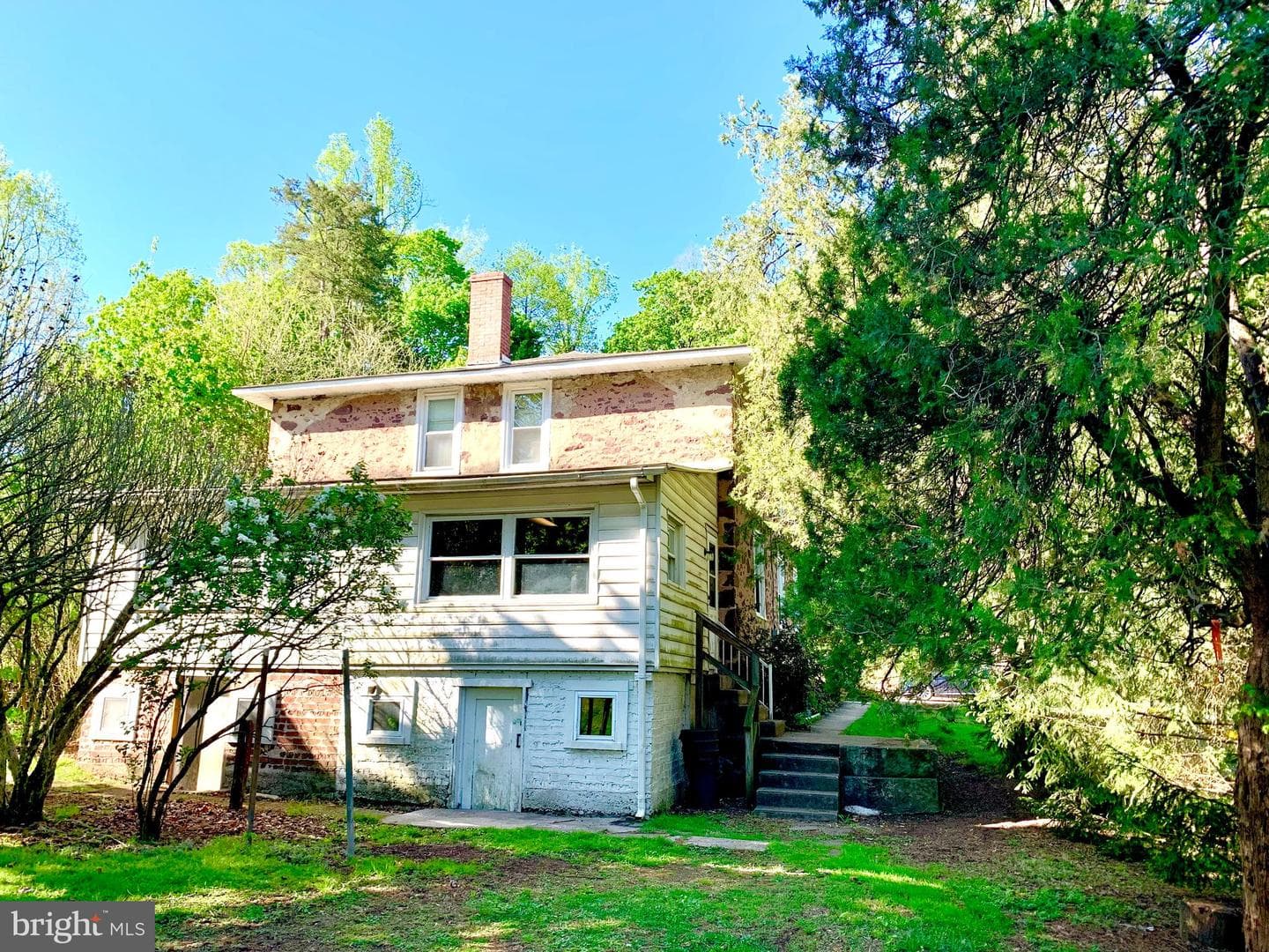 133 Hampton Drive photo 2
