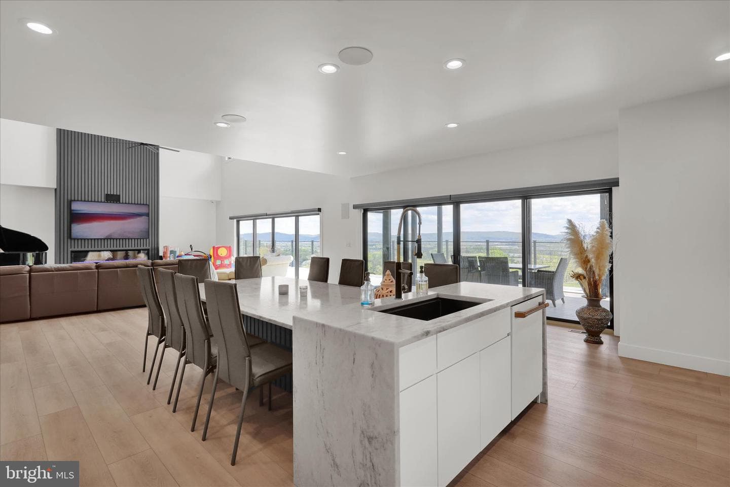 1064 Rick Road photo 13