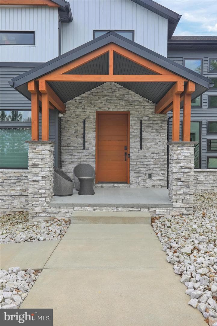 1064 Rick Road photo 4