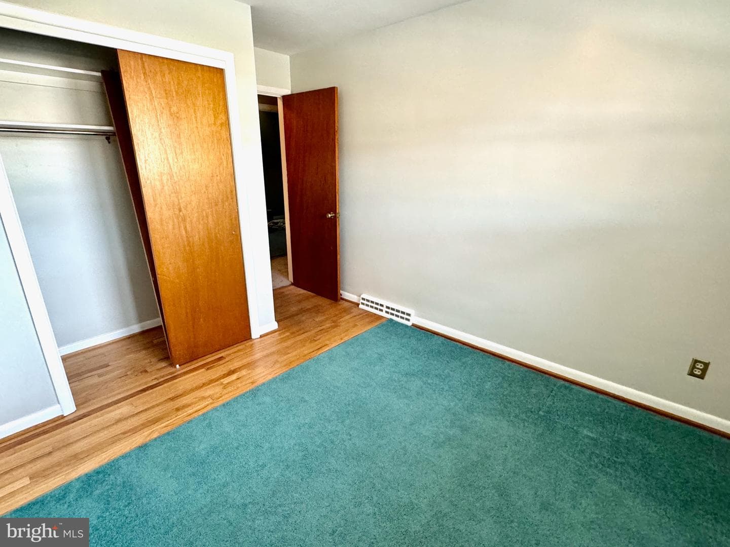 108 Lincoln Avenue photo 12