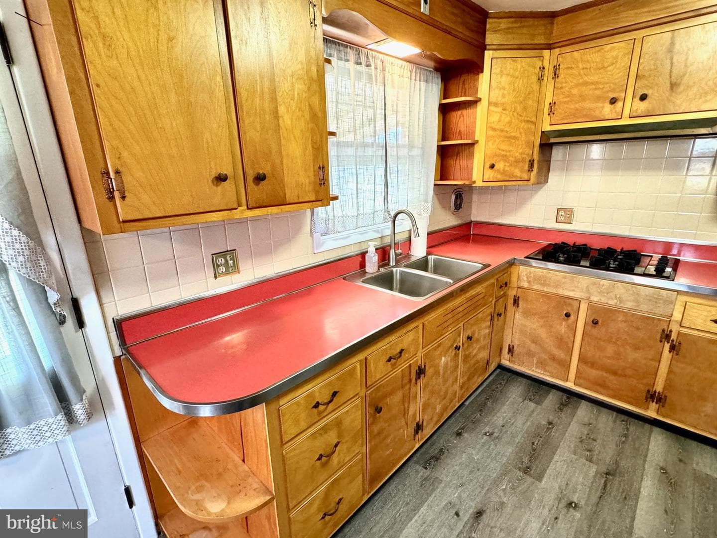108 Lincoln Avenue photo 6