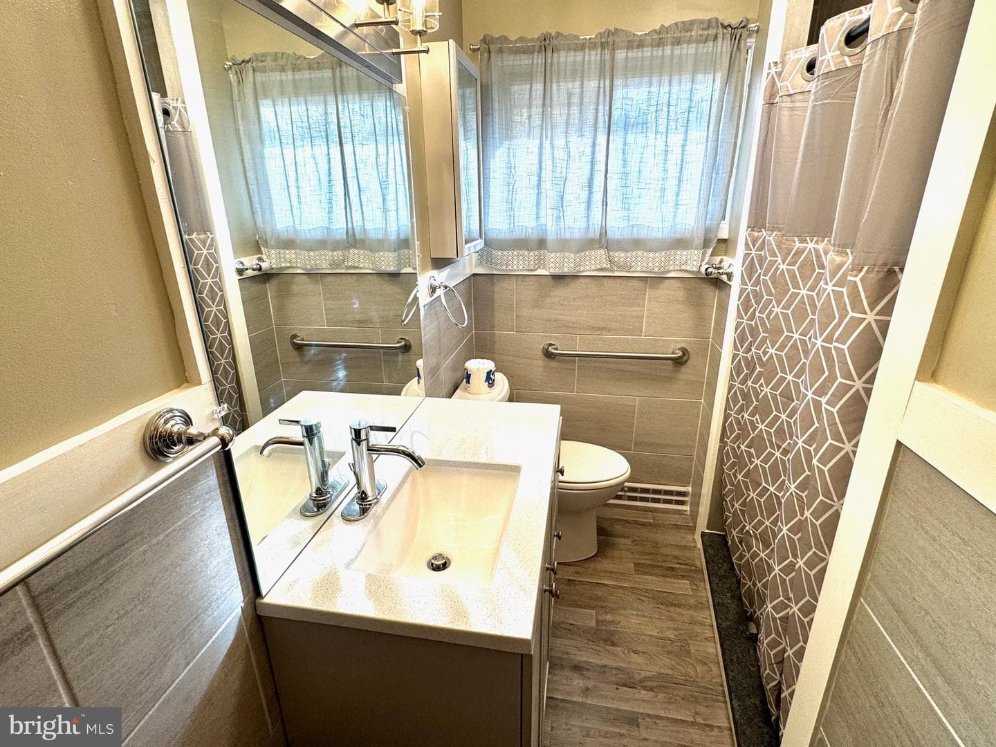 108 Lincoln Avenue photo 9