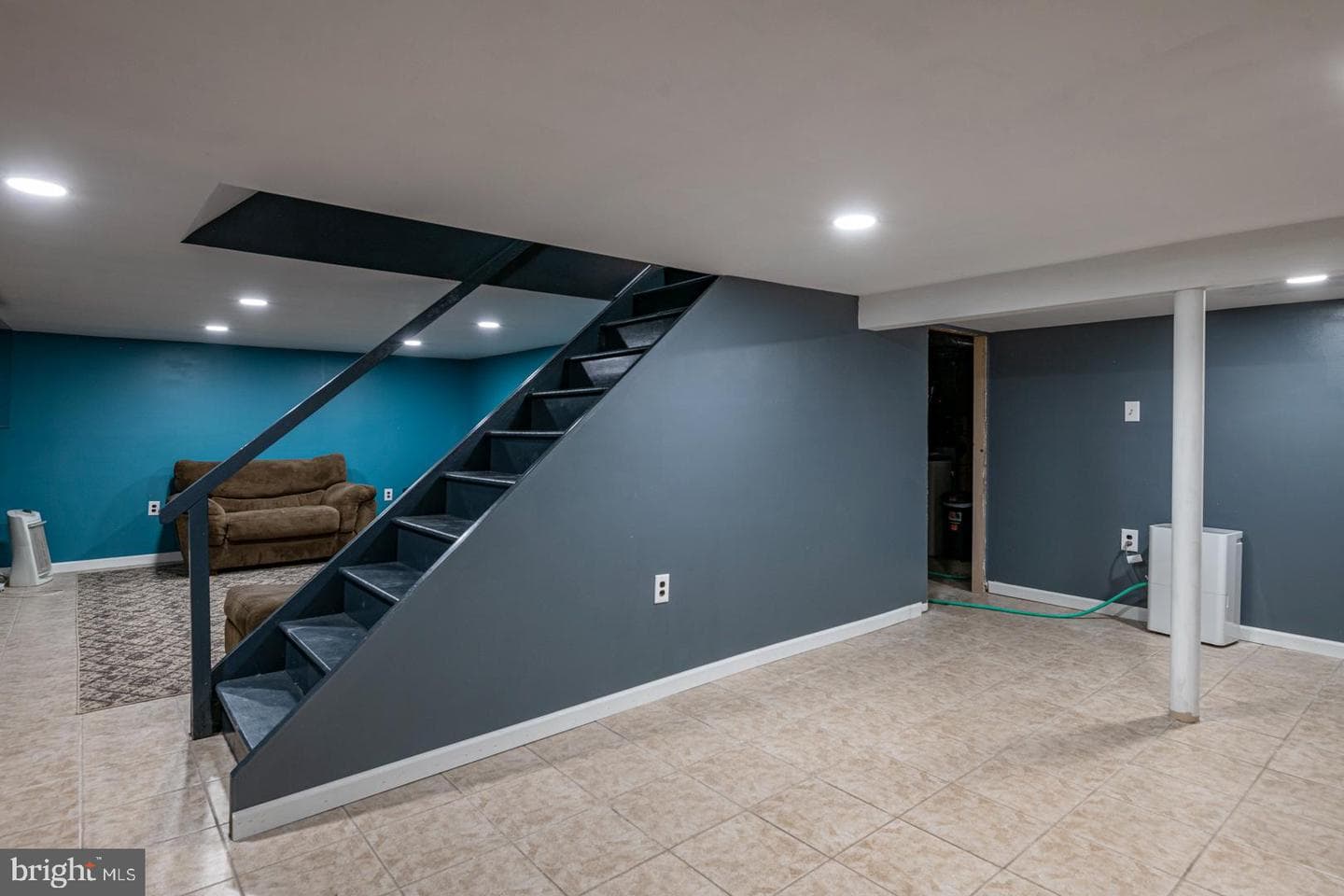 136 Bradley Avenue photo 21