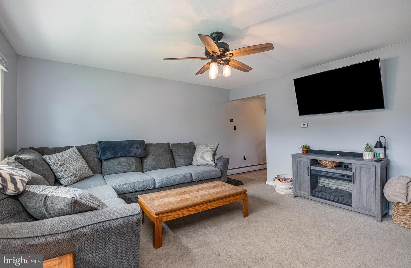 136 Bradley Avenue photo 4