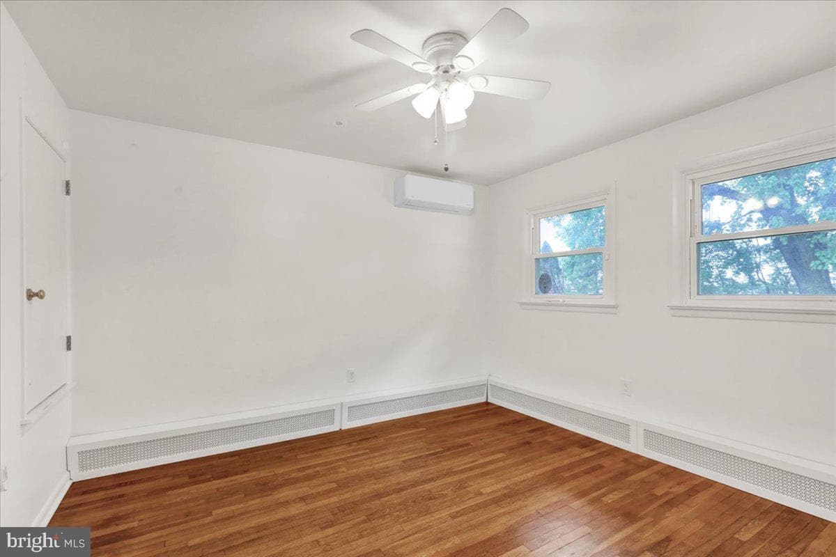 328 E Penn Avenue photo 12