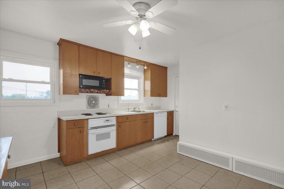 328 E Penn Avenue photo 14