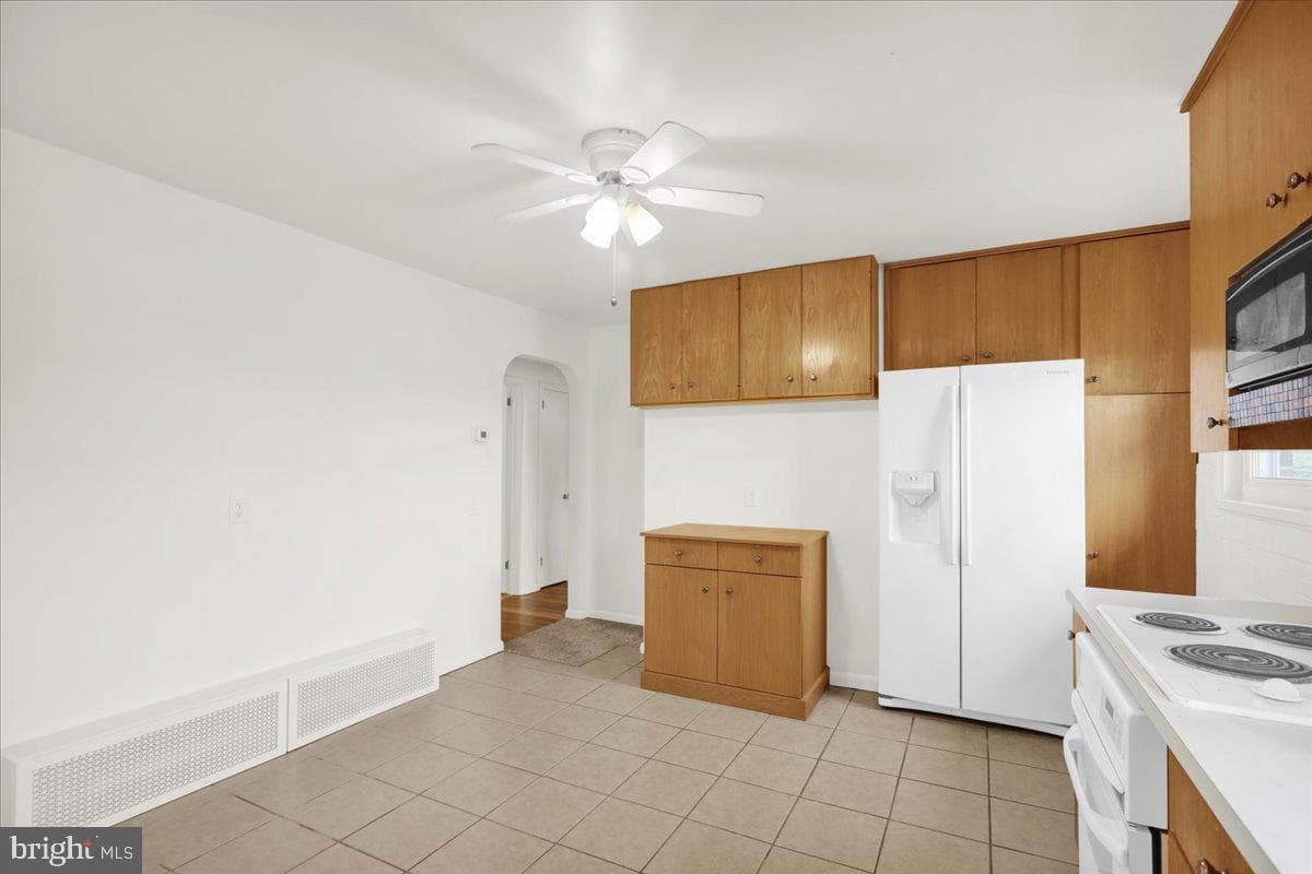 328 E Penn Avenue photo 16