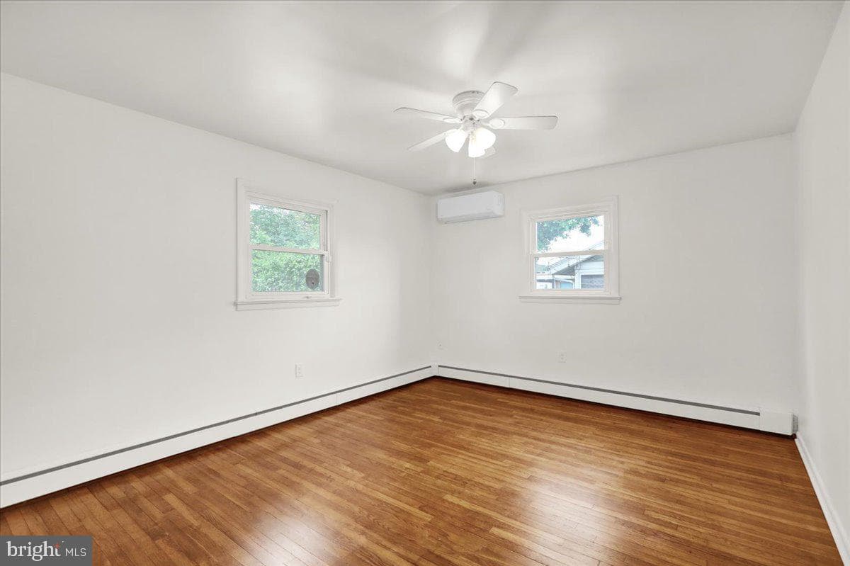 328 E Penn Avenue photo 8