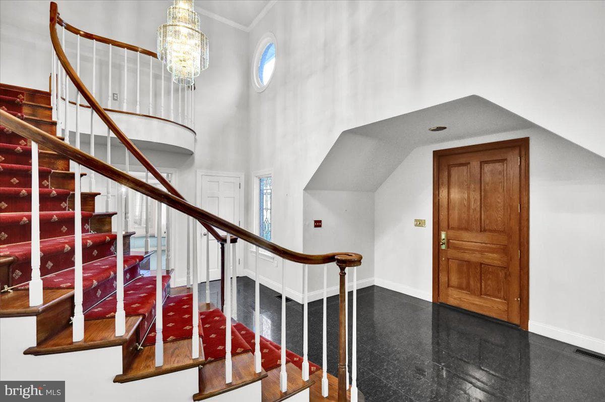34 Hessian Boulevard photo 19