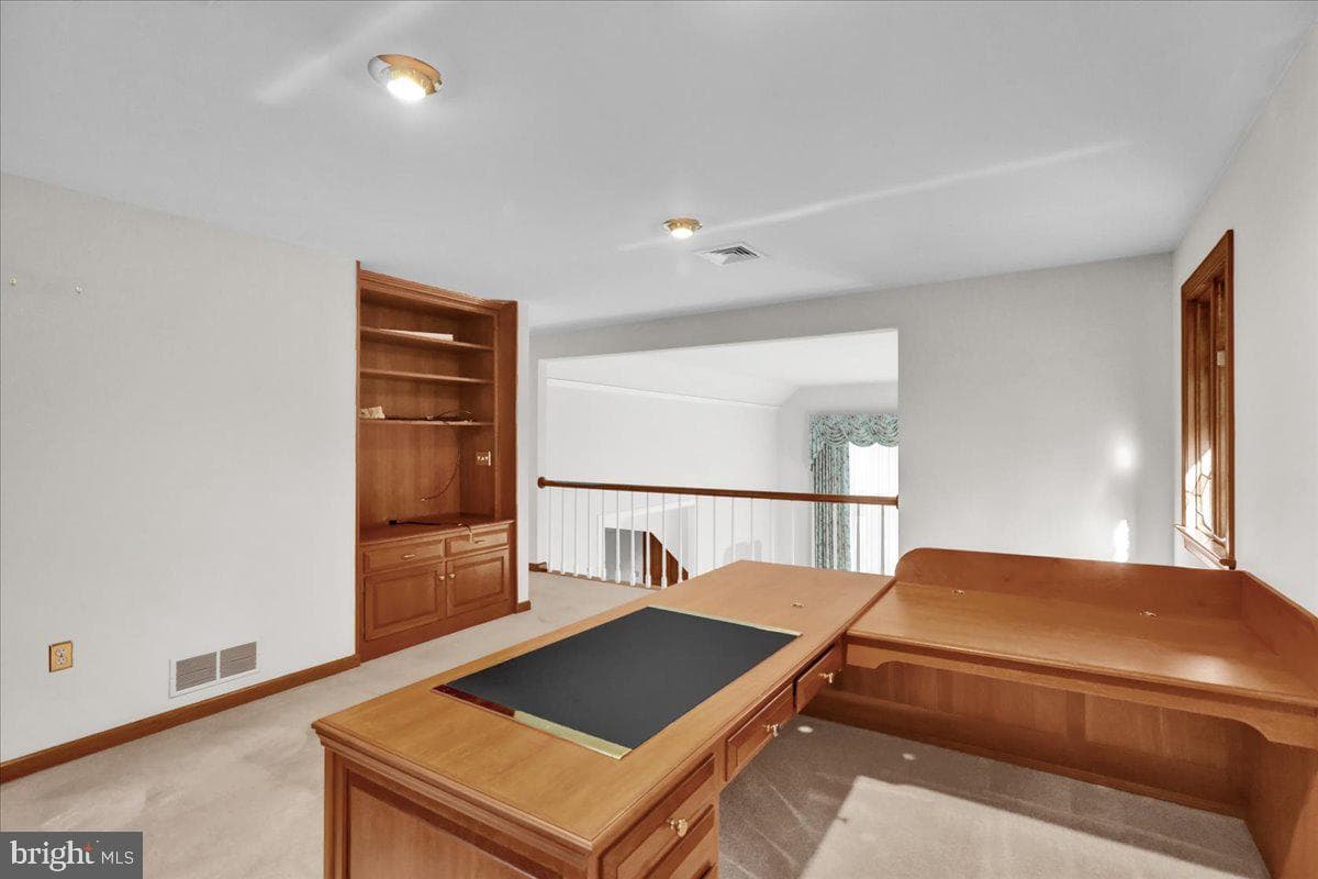 34 Hessian Boulevard photo 39