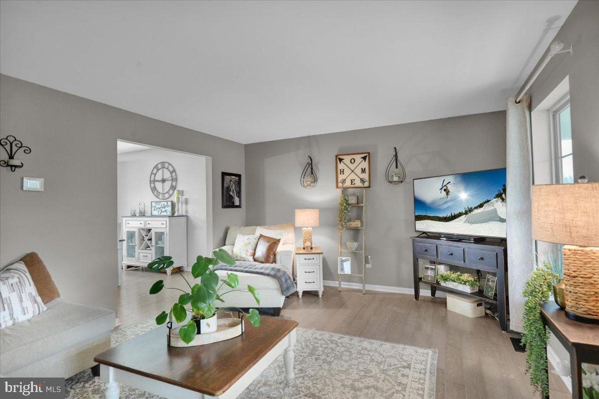 221 Oval Drive photo 9