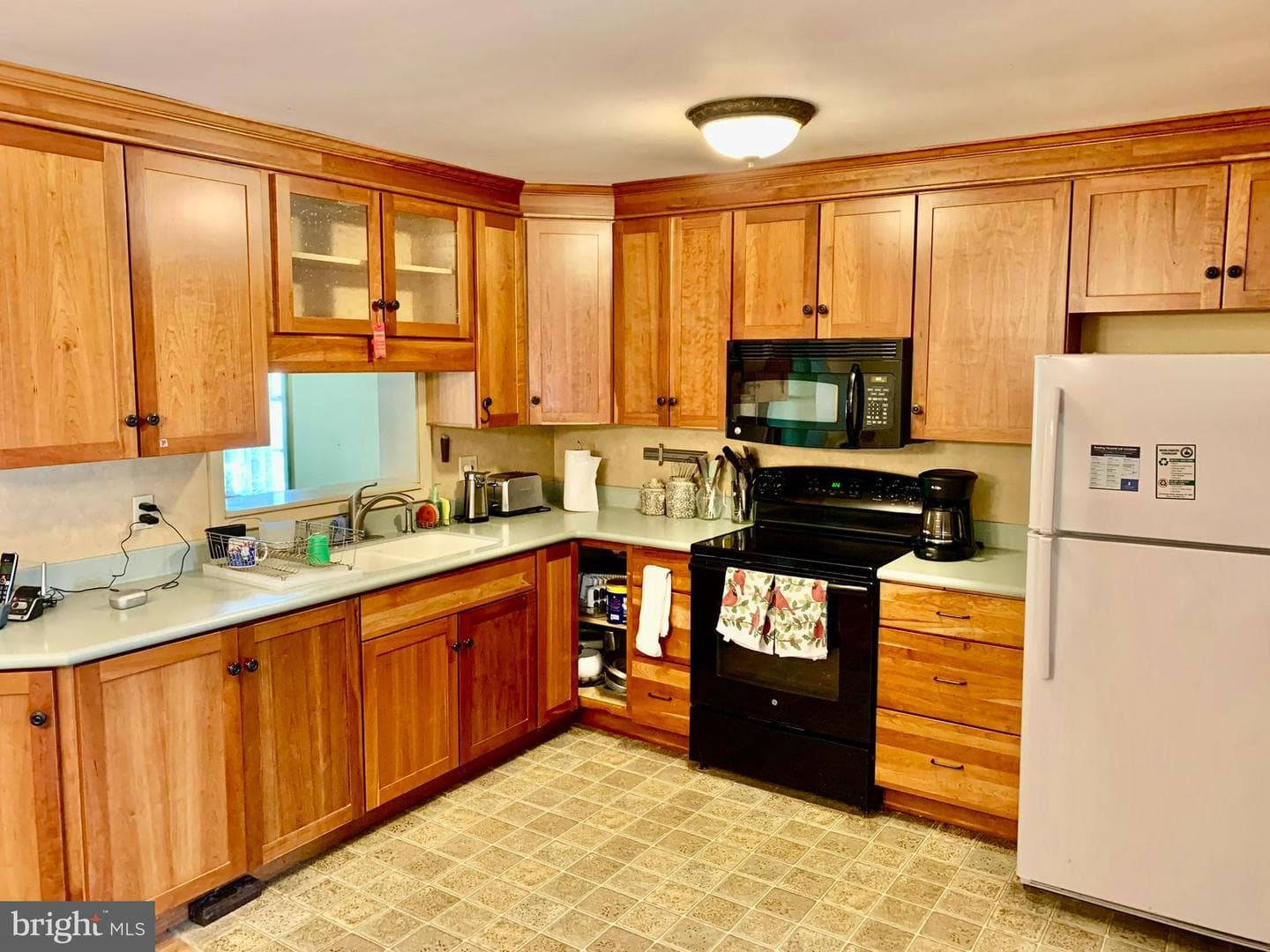 733 Beach Street photo 2