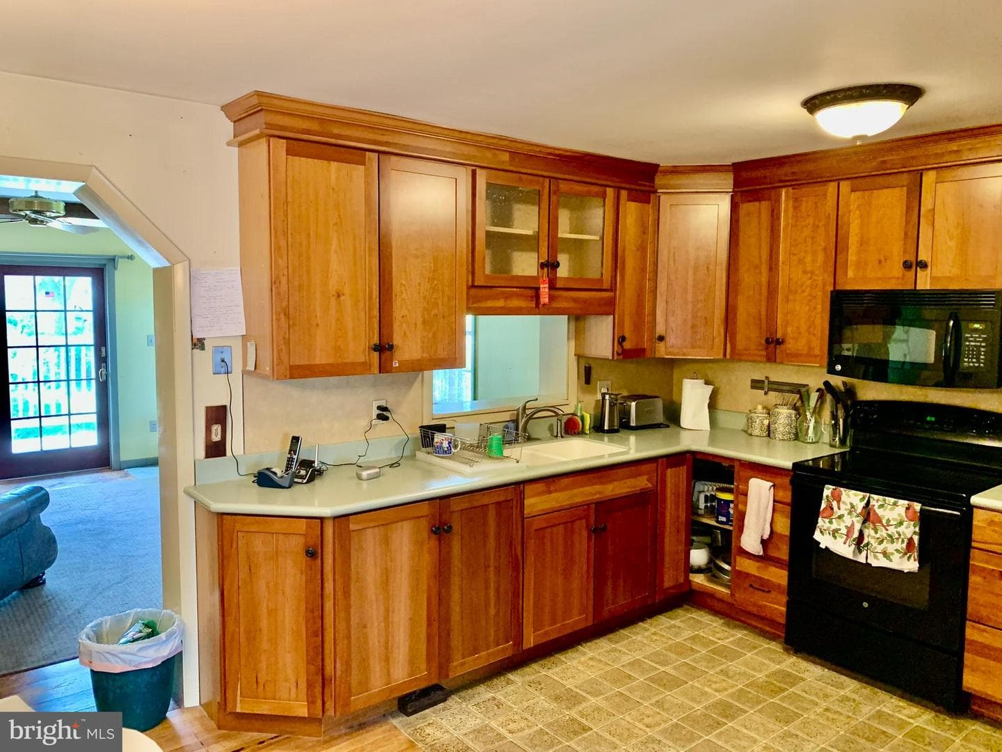 733 Beach Street photo 3