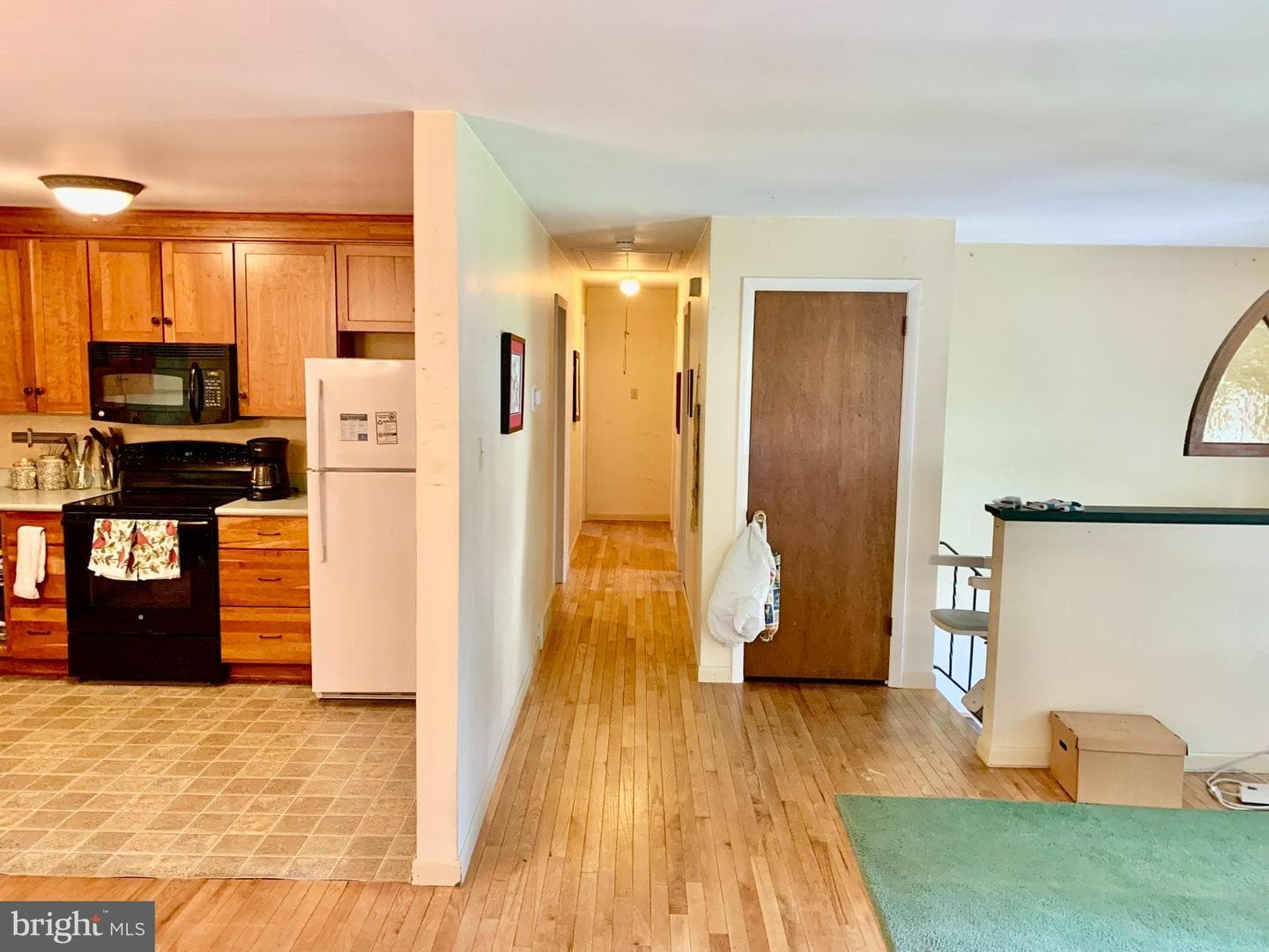 733 Beach Street photo 4