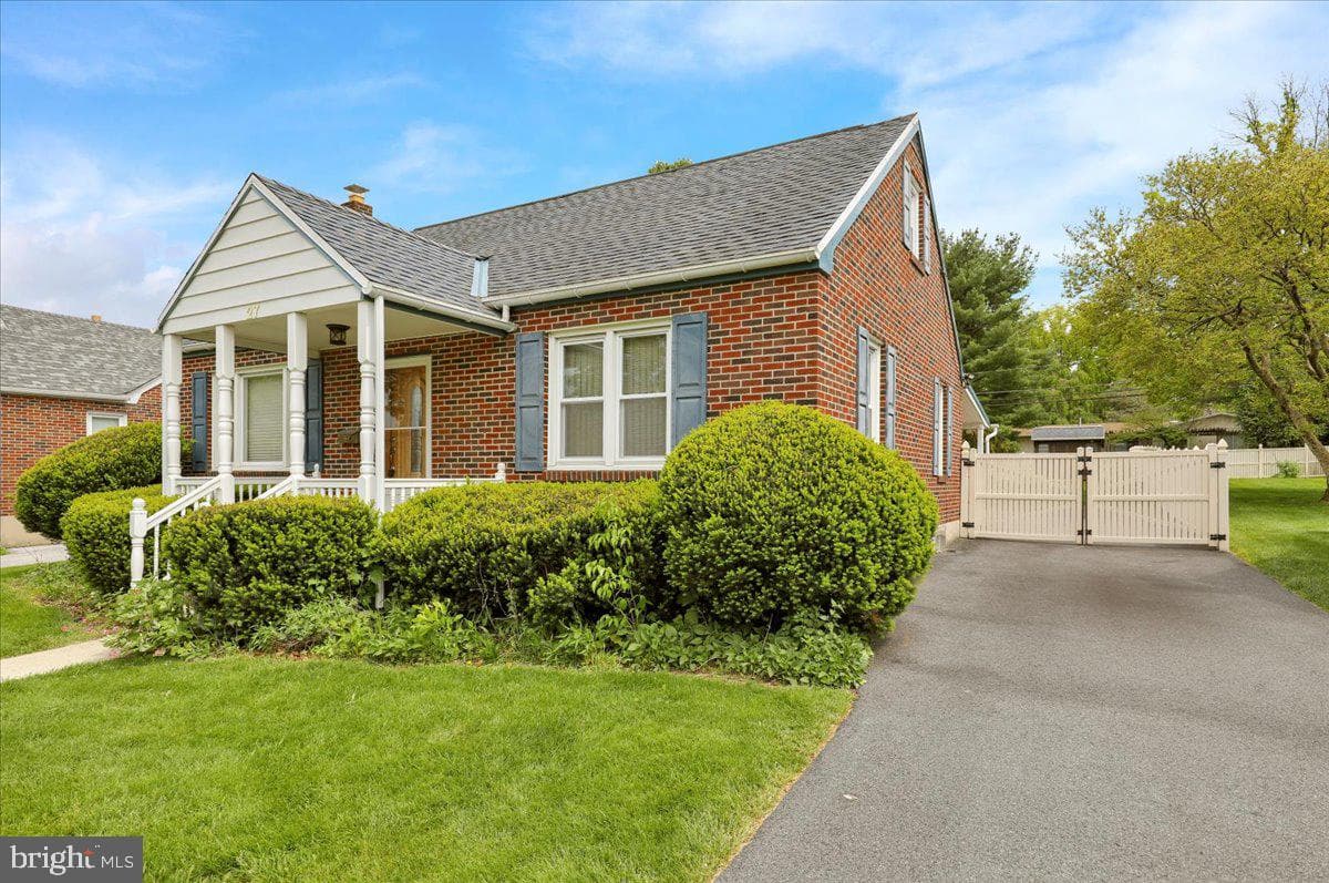27 Woodland Road photo 3