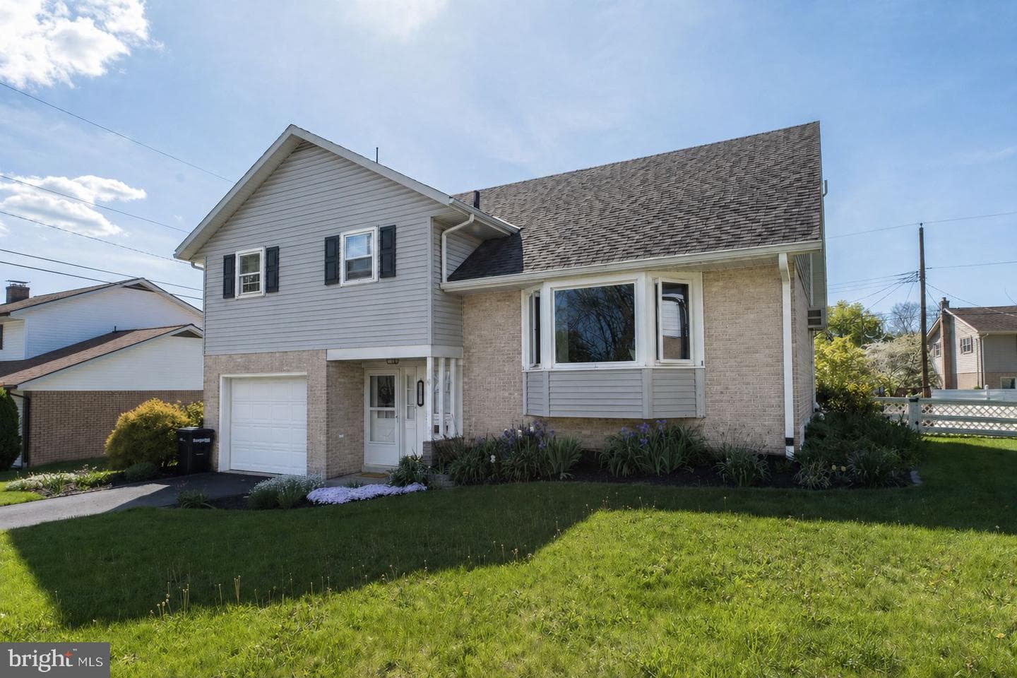 324 Holland Street photo 2