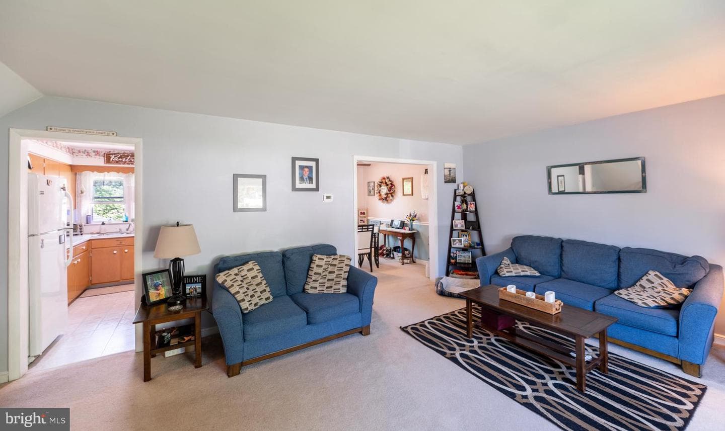 324 Holland Street photo 25