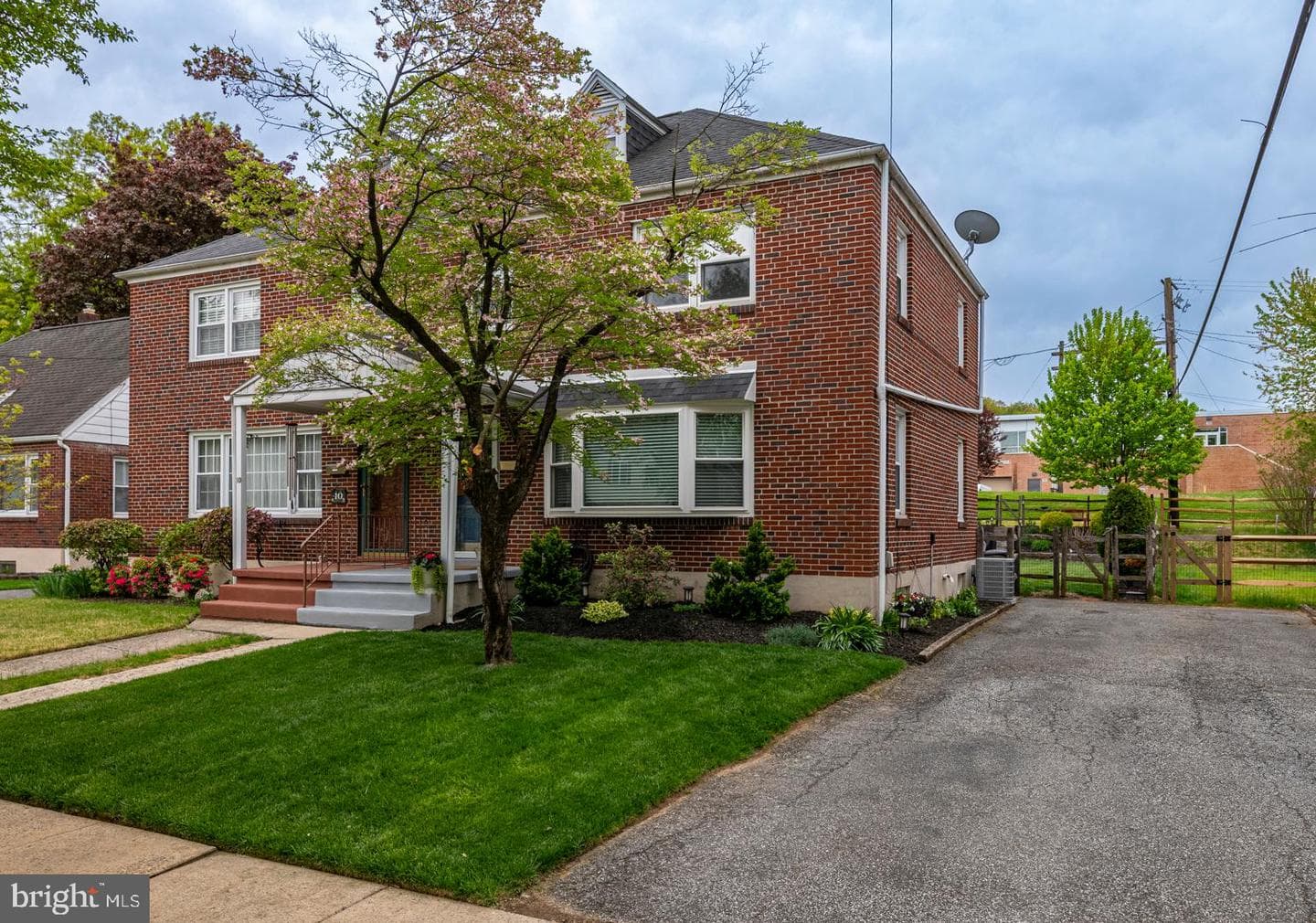 12 Lawndale Road photo 2