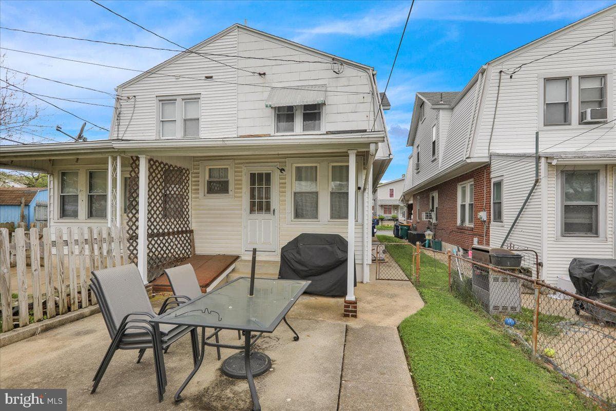 2406 Noble Street photo 19