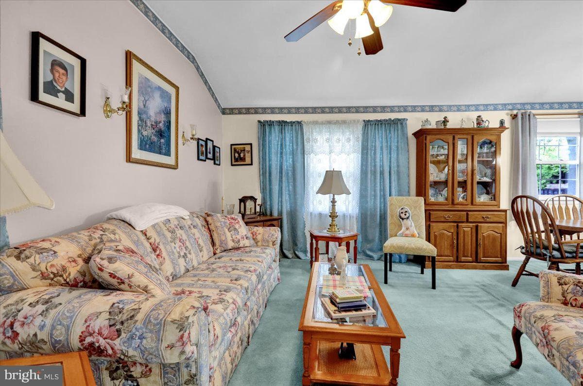 202 Columbia Avenue photo 8