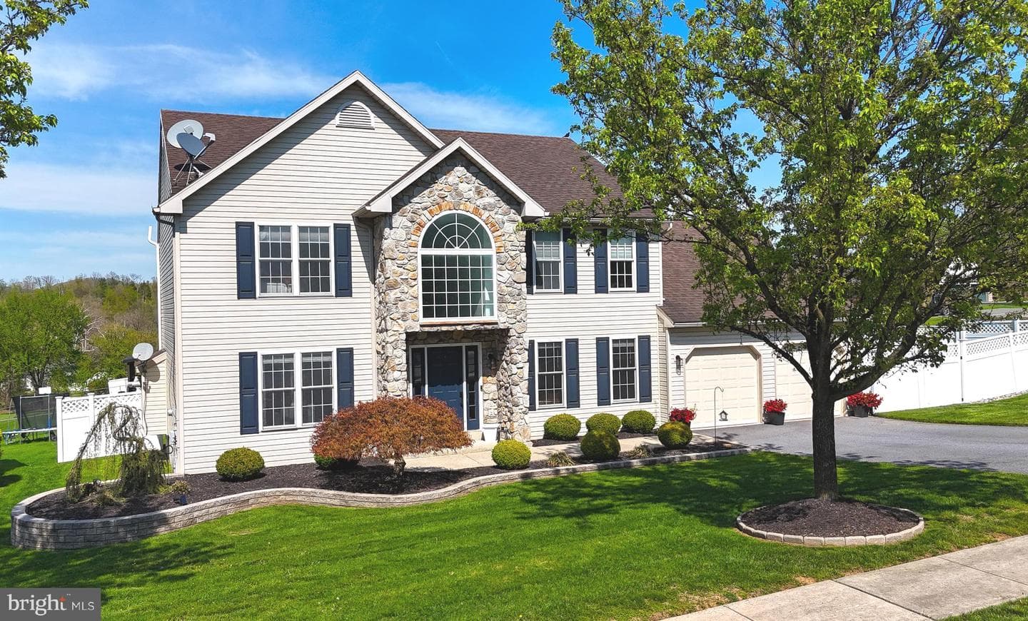 4961 Dunham Drive photo 4