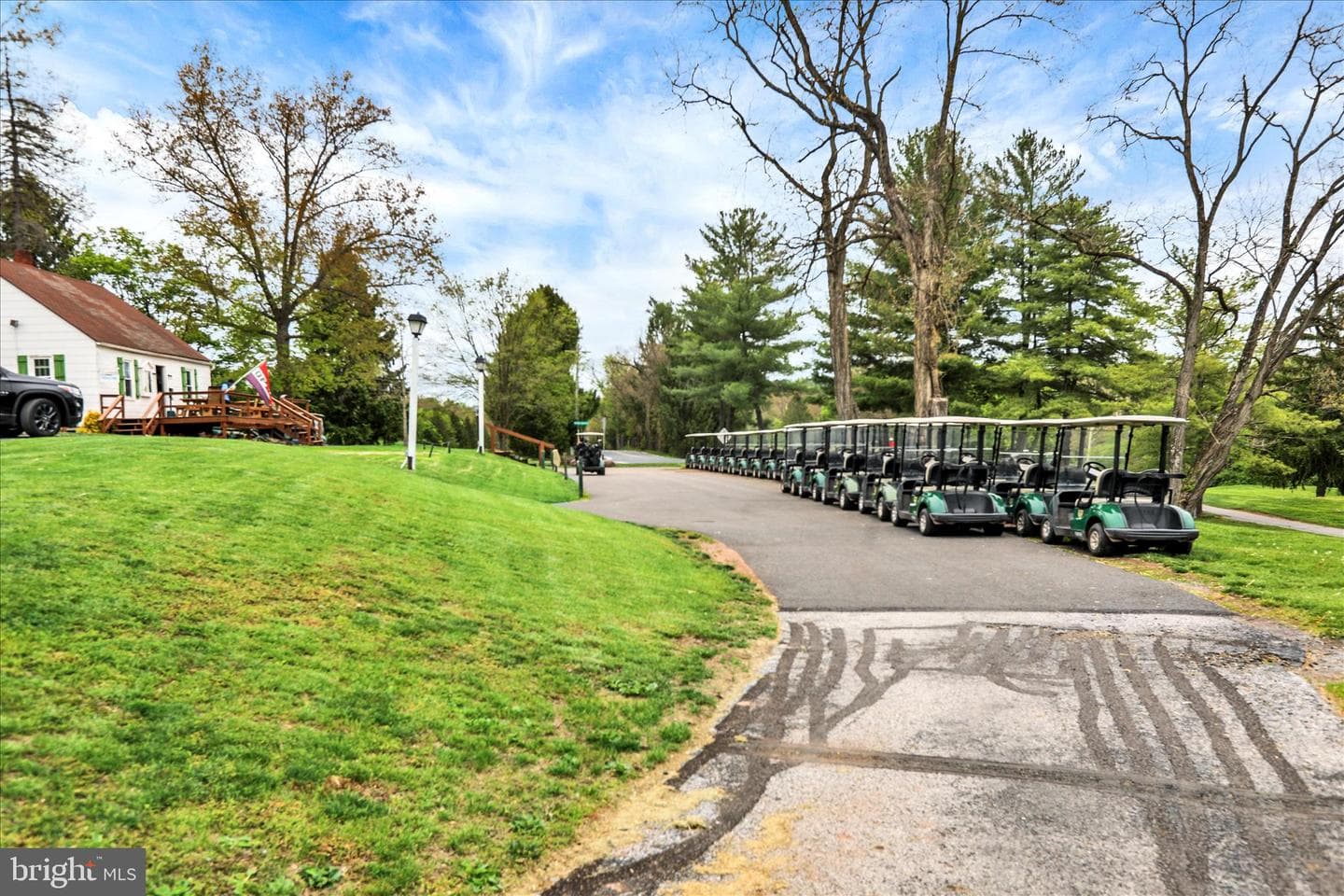 84 Winged Foot Drive photo 37