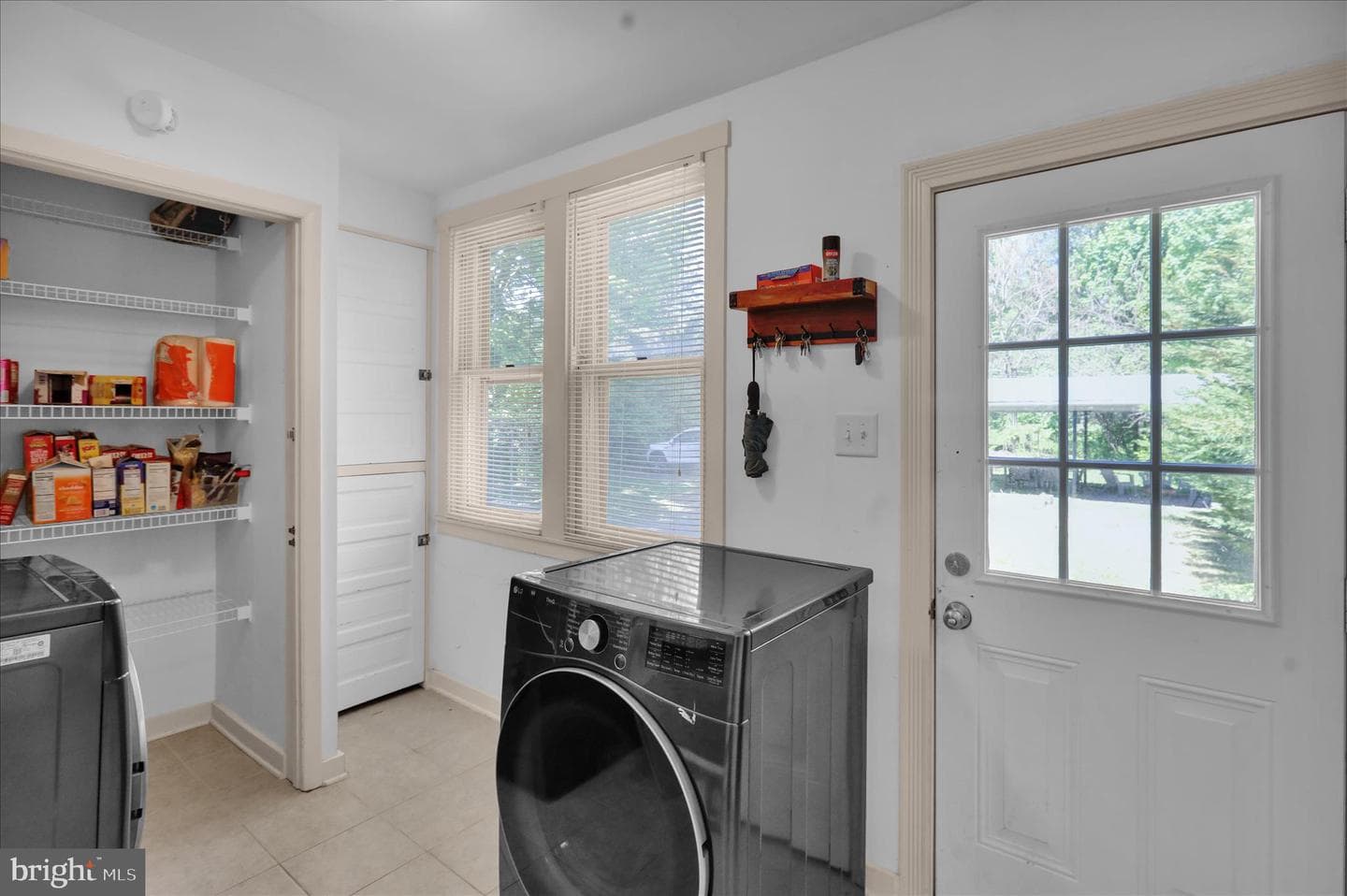 2023 Spring Street photo 16