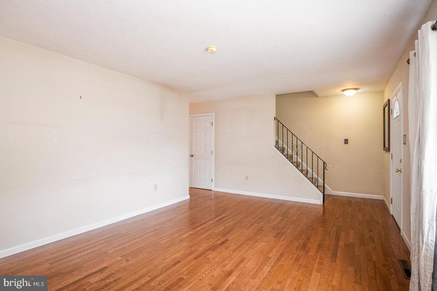 2519 Girard Avenue photo 4