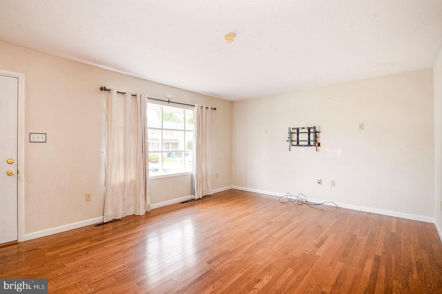 2519 Girard Avenue photo 5