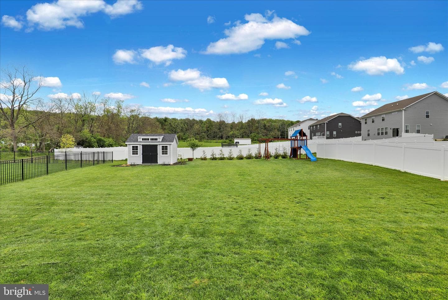 111 Teaberry Court photo 43