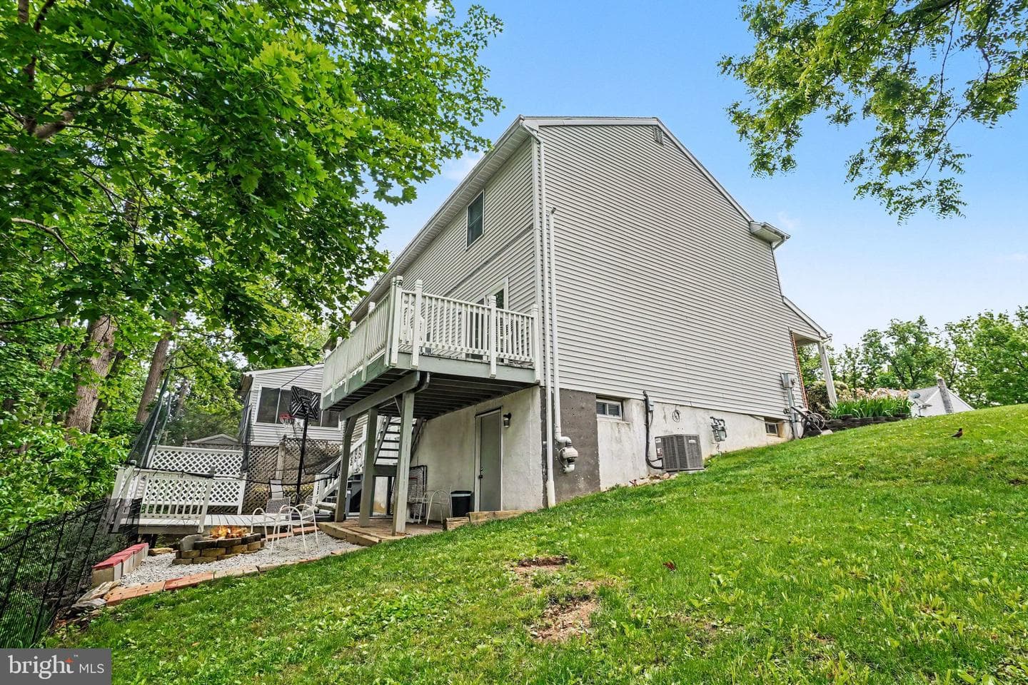2509 Jefferson Avenue photo 3