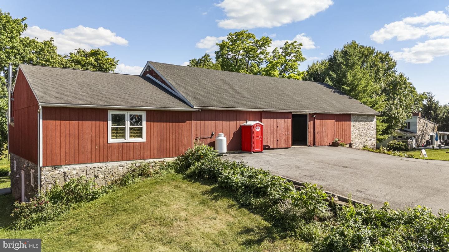 416 Snyder Road photo 56