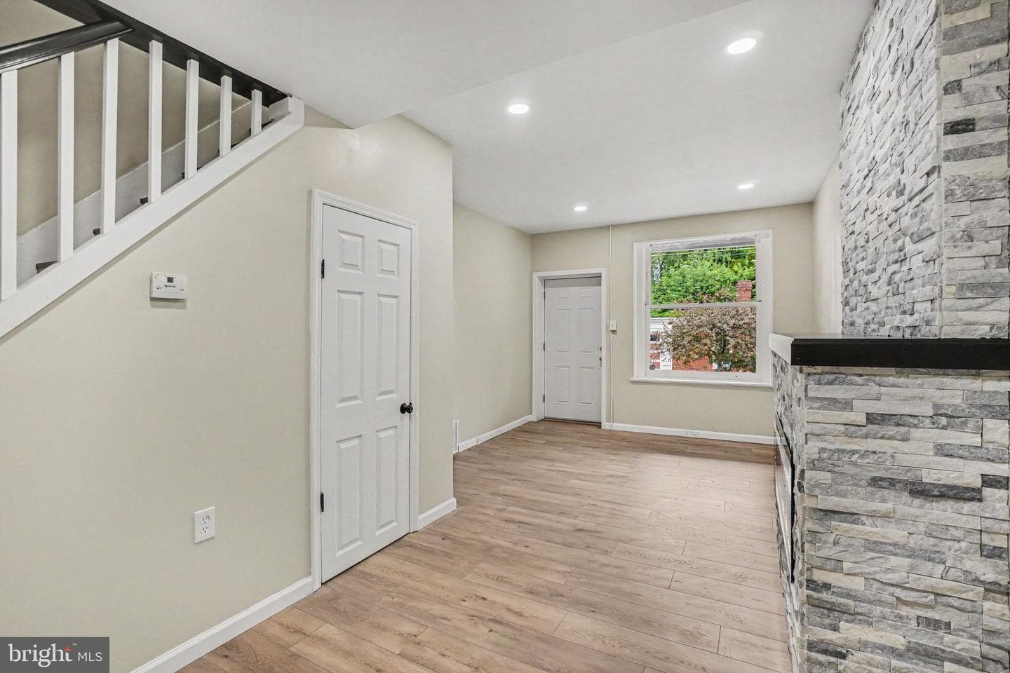 928 Rose Street photo 5