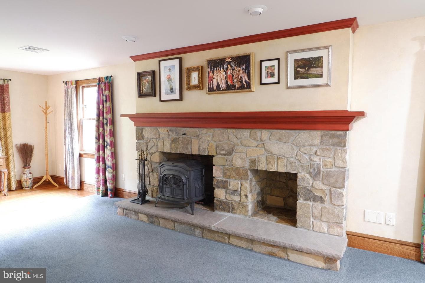 318 N Galen Hall Road photo 5