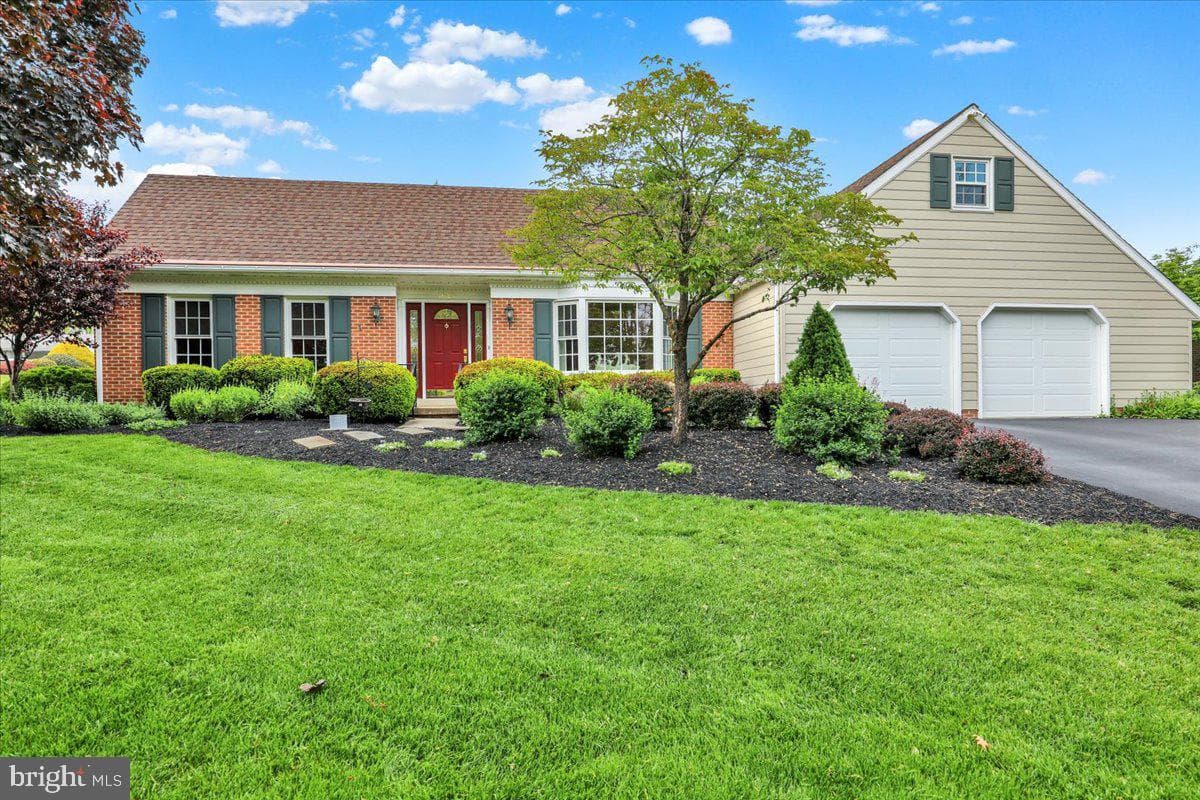 1645 Reading Boulevard photo 2