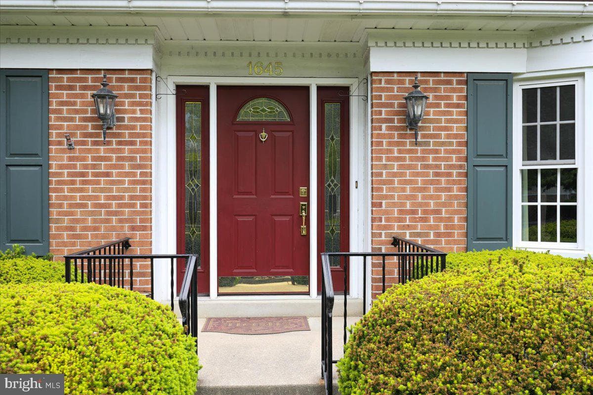 1645 Reading Boulevard photo 3