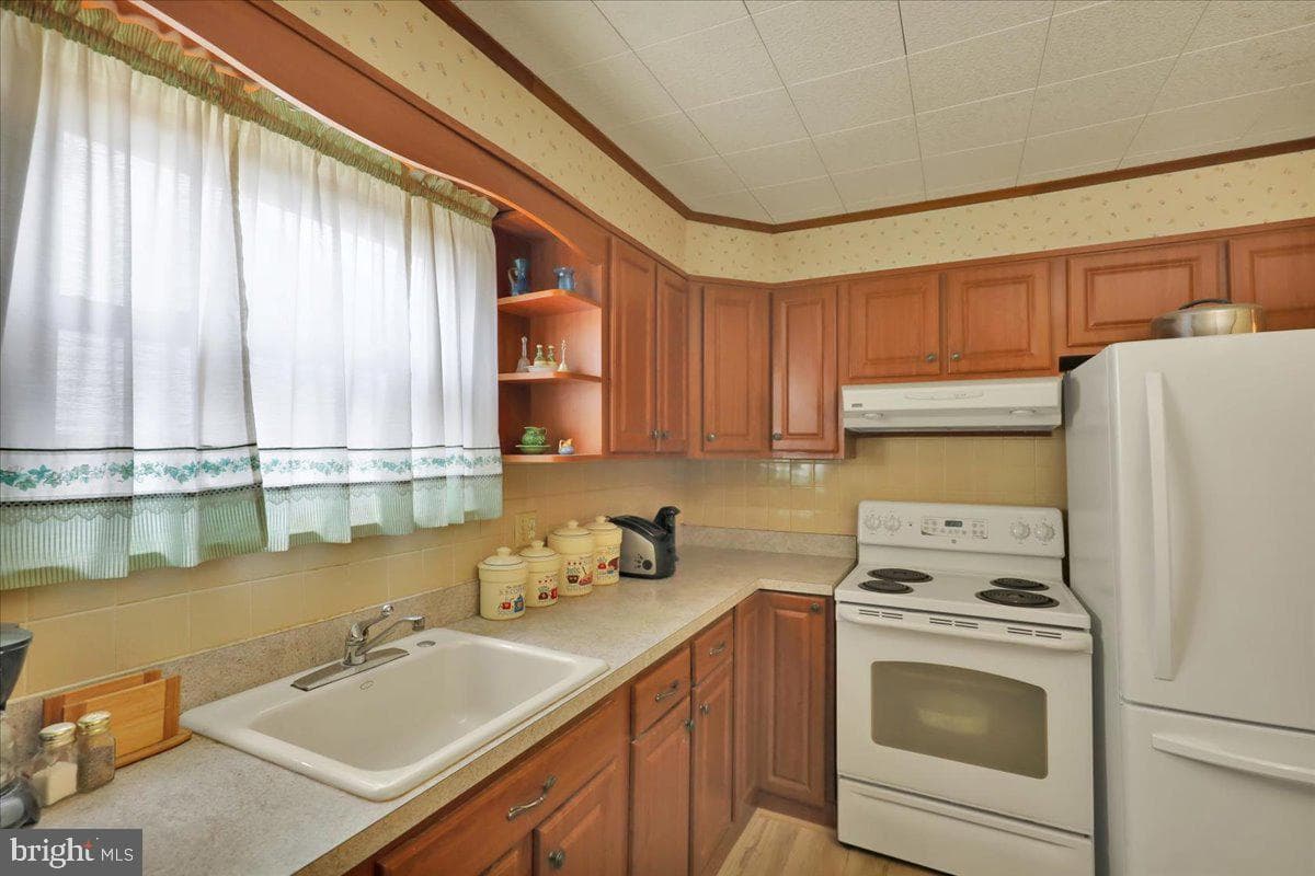 1242 Commonwealth Boulevard photo 10