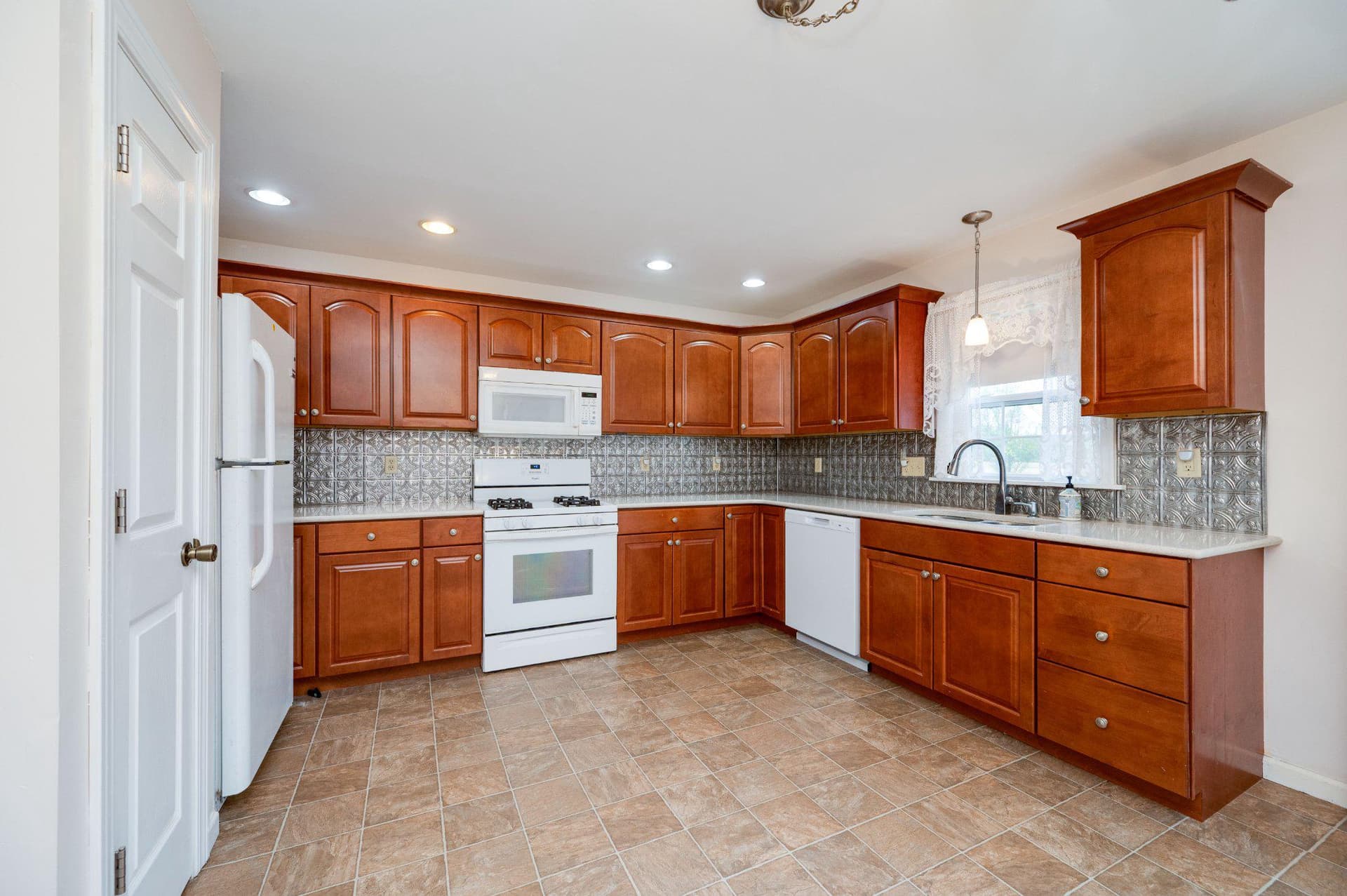 181 Valley Road photo 8