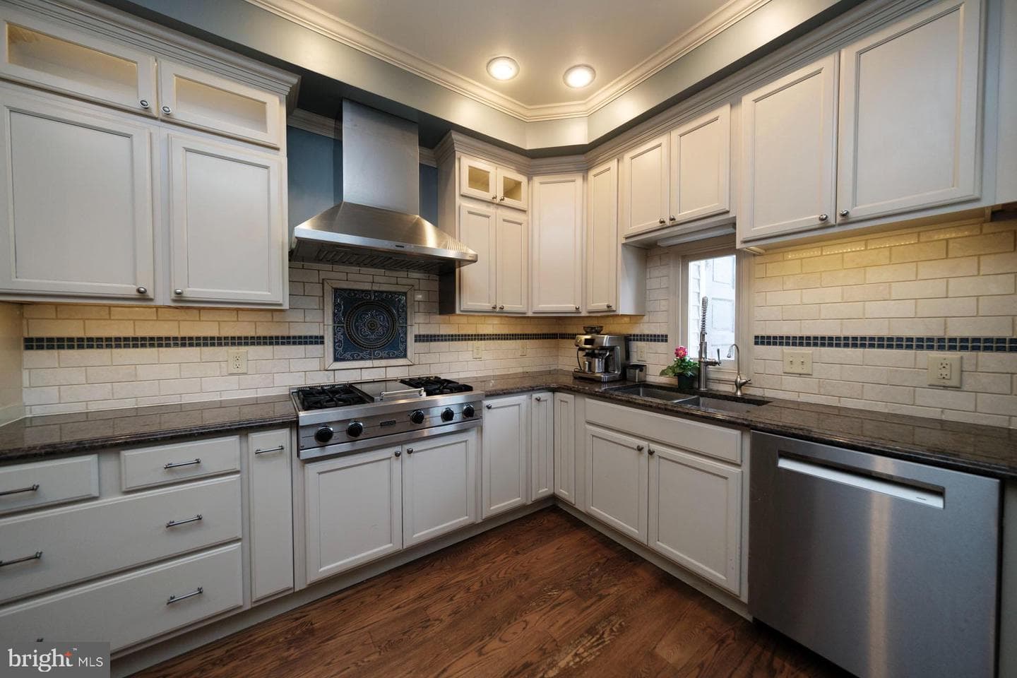 414 Spring Street photo 5