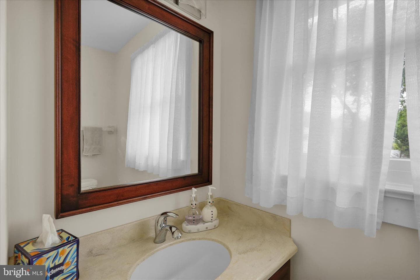 1818 Squire Court photo 11